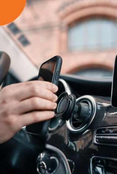 fidlock-vacuum-car-vent-base-and-phone-case