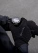 sealskinz-water-repellent-glove-in-use