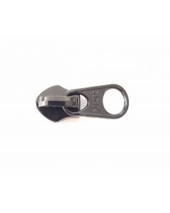 black-ykk-number-8-chain-reverse-slider-with-short-pull